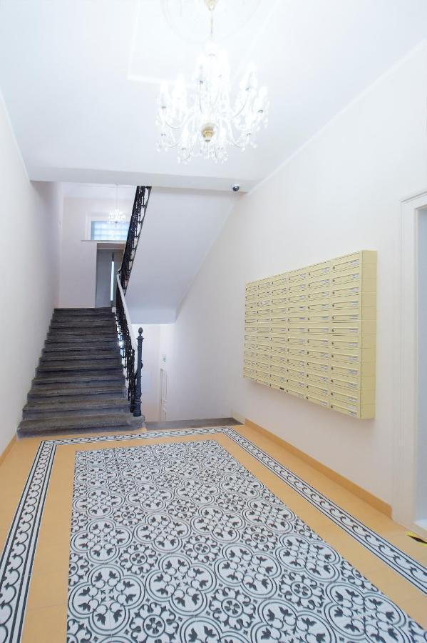 Modern Apartment Spanelska Praha Exteriér fotografie